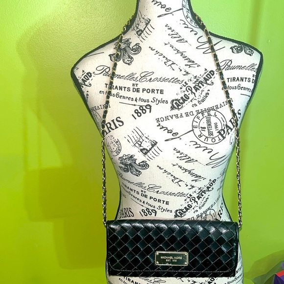 Michael Kors Black Leather Clutch With Chain - Picture 3 of 14